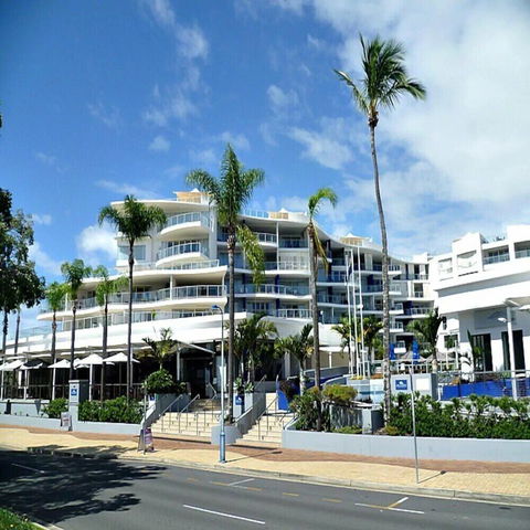 1 BDR / Apt / Foxtel / WiFi / Pool / Parking / Spa / Urangan - Gold Coast 4U 0