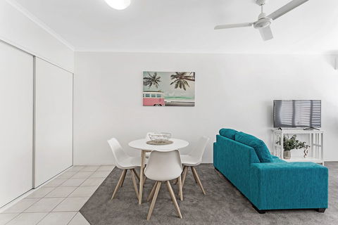 Zenith Unit 7 / 10 Messines Street - Accommodation Gold Coast 5