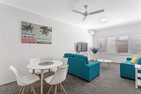 Zenith Unit 7 / 10 Messines Street - Accommodation Gold Coast 1