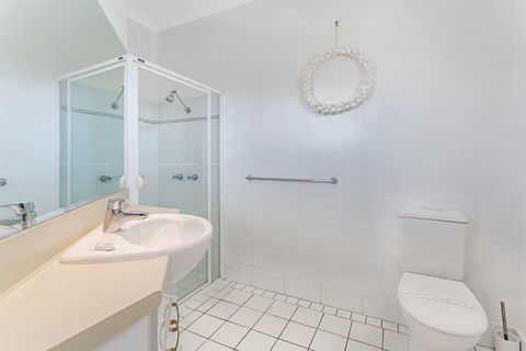 Zenith Unit 7 / 10 Messines Street - Accommodation Gold Coast 2