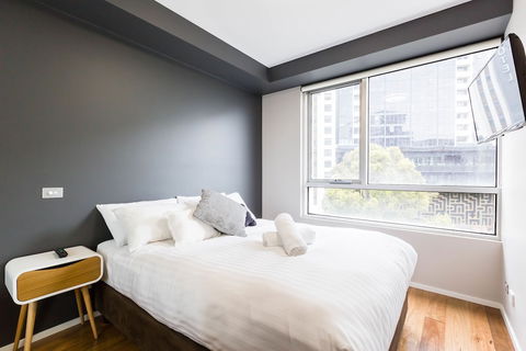 SANDRA, 1BDR Carlton Apartment - Accommodation Gold Coast 1