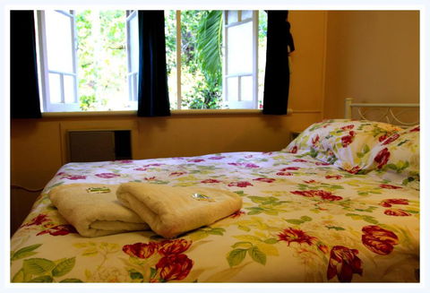 Coral Lodge Bed & Breakfast Inn - Gold Coast 4U 4