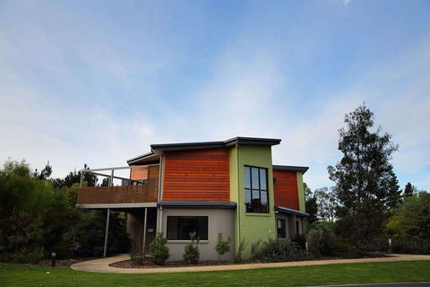 Wyndham Vacation Resorts Seven Mile Beach - Accommodation Gold Coast 3