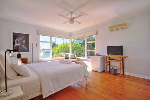 Dolphin Sands - Accommodation Gold Coast 7