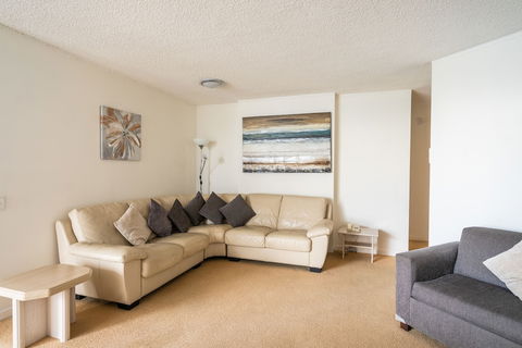 Horizons Holiday Apartments - Accommodation Gold Coast 3