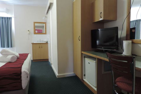 O'Shea's Royal Hotel - Accommodation Gold Coast 3