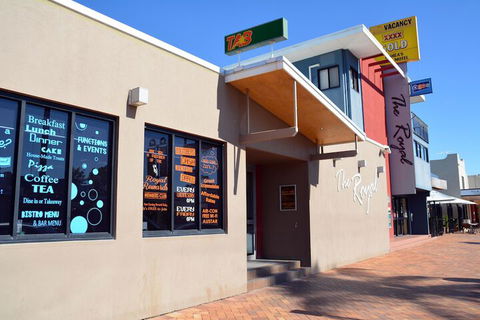 O'Shea's Royal Hotel - Accommodation Gold Coast 1