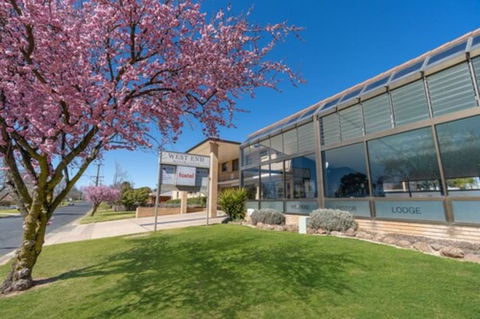 West End Motor Lodge - Gold Coast 4U 6