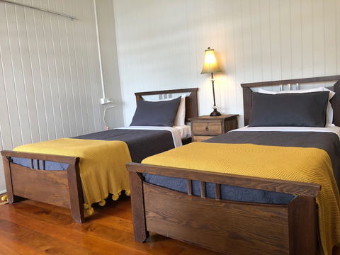 Five 3 Five - The Beachside Barracks - Gold Coast 4U 5