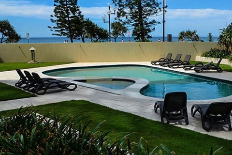 Zenith Ocean Front Apartments - Accommodation Gold Coast 3