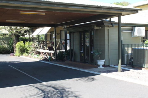 Lake Forbes Motel - Accommodation Gold Coast 2