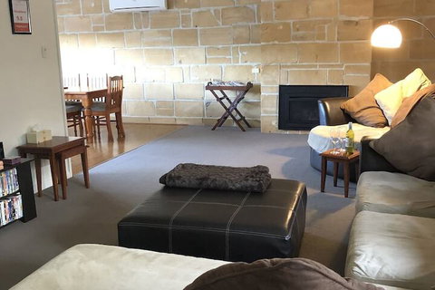 Warrnambool Cbd Townhouses - 1 Gold Coast 6