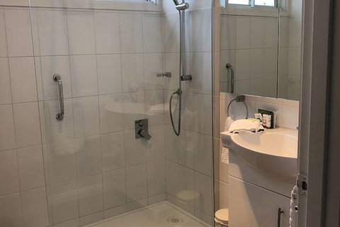 Warrnambool Cbd Townhouses - 1 Gold Coast 5