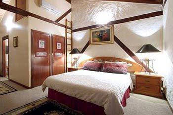 Castle On The Hill - Gold Coast 4U 0