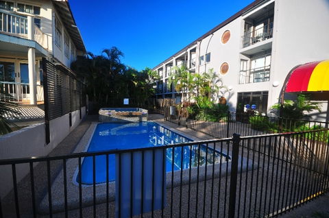 Waters Edge The Strand - Gold Coast 4U 3