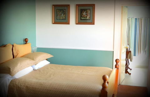 Meredith House - Accommodation Gold Coast 5