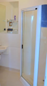 Meredith House - Accommodation Gold Coast 6