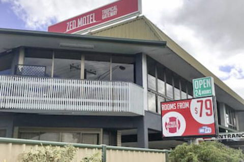 Tropical Gateway Motor Inn - Accommodation Gold Coast 0
