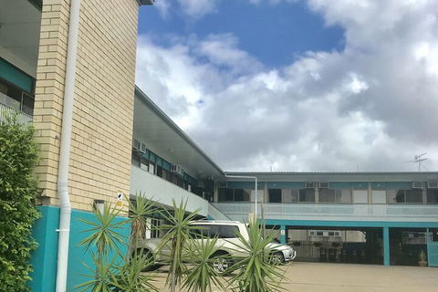 Tropical Gateway Motor Inn - Accommodation Gold Coast 2