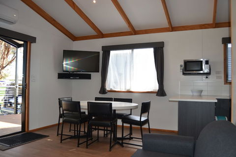 Portland Tourist Park - Gold Coast 4U 5