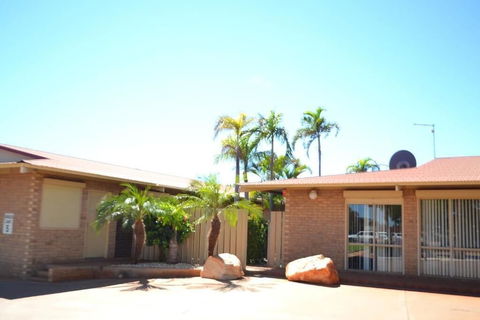 The Lodge Motel - Accommodation Gold Coast 0