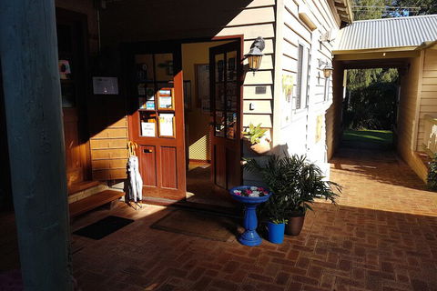 Adamsons Riverside Accommodation - Accommodation Gold Coast 2