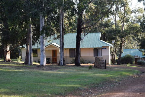 Bushy Lake Chalets - Accommodation Gold Coast 6