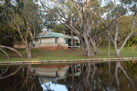 Bushy Lake Chalets - Accommodation Gold Coast 4