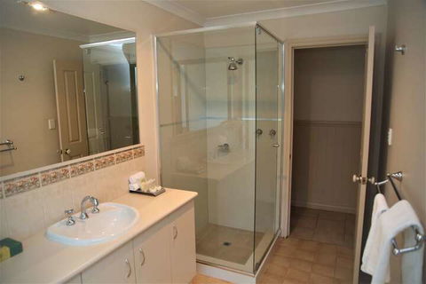 Bushy Lake Chalets - Accommodation Gold Coast 5
