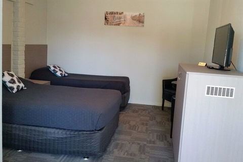 Foreshore Motel - Accommodation Gold Coast 5