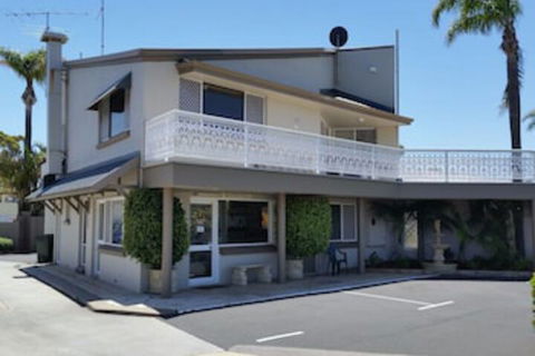 Foreshore Motel - Accommodation Gold Coast 0