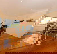 The Esplanade Kingston Beach - Beachfront - Accommodation Gold Coast