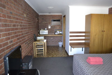 Kardinia Park Motel - Gold Coast 4U 5