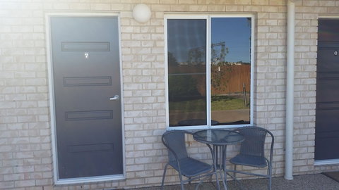 Emerald Park Motel - 1 Gold Coast 3