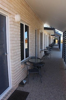 Emerald Park Motel - 1 Gold Coast 1