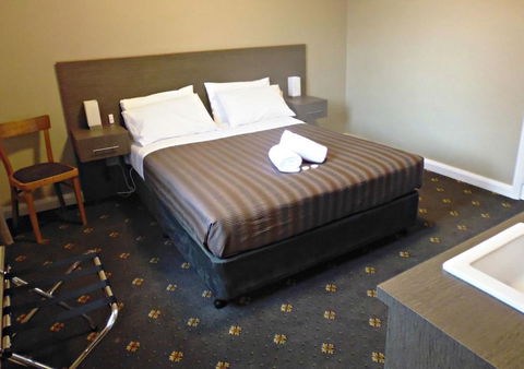 Formby Hotel - Accommodation Gold Coast 4