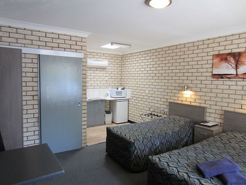 Cowra Crest Motel - Accommodation Gold Coast 6