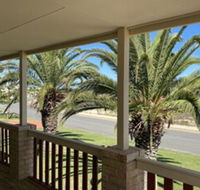 Whispering Palms - Gold Coast 4U