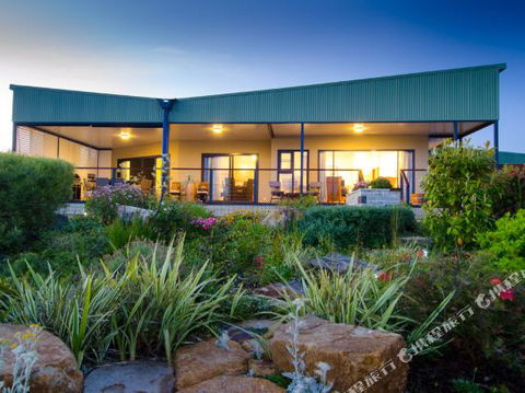 Charlie Bravo Villa Margaret River - Gold Coast 4U 2