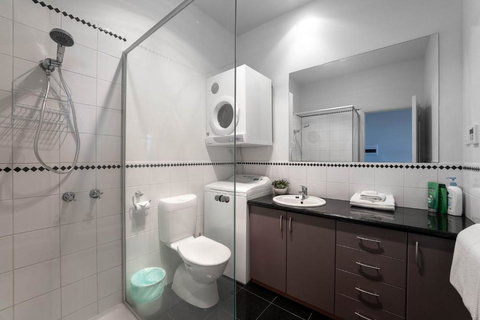 Raffless - Accommodation Gold Coast 2