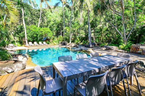 Poinciana 011 Deluxe 2 Bedroom Apartment Centrally Located With Golf Buggy - Gold Coast 4U 3