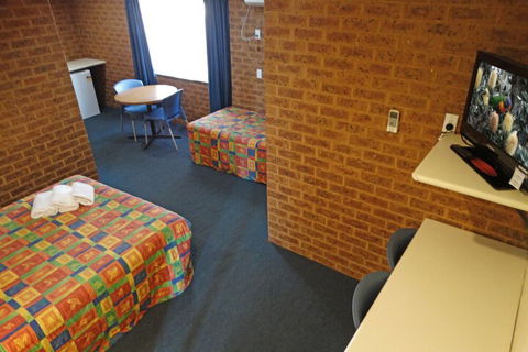 MAS Country Colonial Motor Inn - Accommodation Gold Coast 1