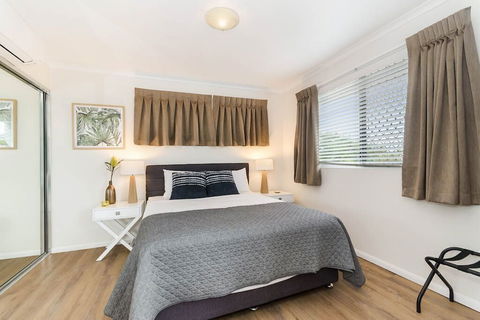 City Stadium Apartment On The Riverfront - Accommodation Gold Coast 2