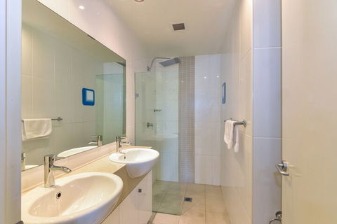 Coast Luxury Apartment 32 - Gold Coast 4U 5
