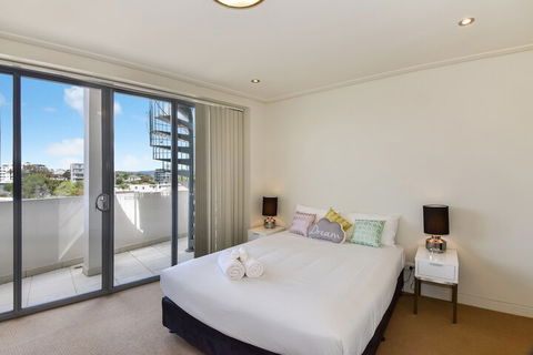 Coast Luxury Apartment 32 - Gold Coast 4U 3