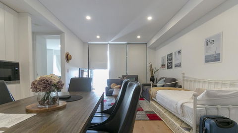 C16 Darling Harbour 2 BDR APT - Accommodation Gold Coast 4