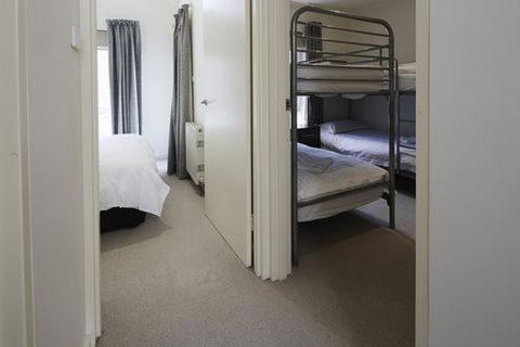 Whistler 2 - Accommodation Gold Coast 2