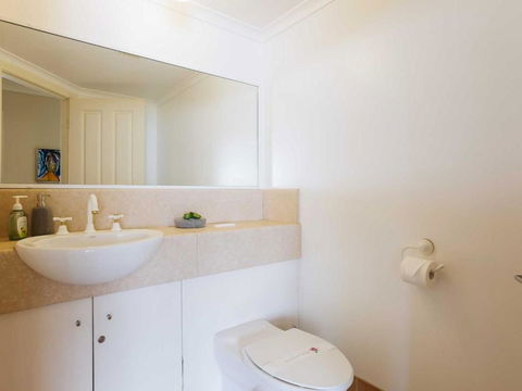1 Peninsula Waters 2 4 Soldiers Point Road Aircon Pool & Massive Outdoor Area - Accommodation Gold Coast 1