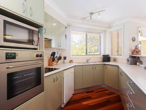1 Peninsula Waters 2 4 Soldiers Point Road Aircon Pool & Massive Outdoor Area - Accommodation Gold Coast 2
