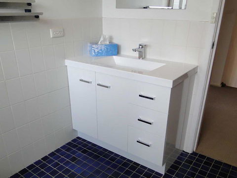 3 / 4 Victor Parade Great Townhouse & Walk To The Beach - Accommodation Gold Coast 1